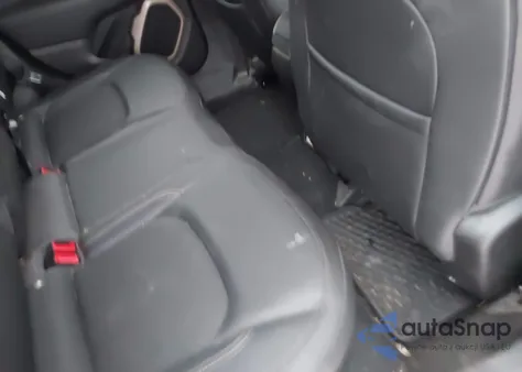 2017 Jeep Renegade Deserthawk 4X4 z USA, uszkodzony, nr VIN ZACCJBCB9HPF52718